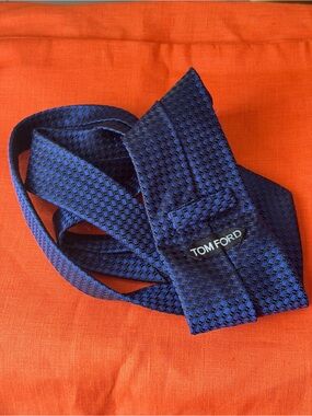 Tom Ford Navy Blue Patterned Silk Tie